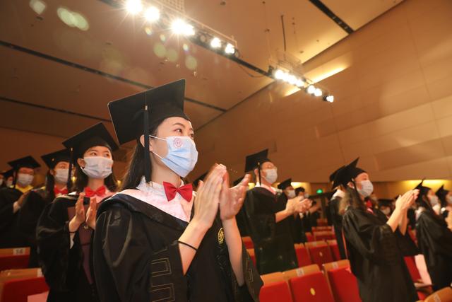 The graduation ceremony of Nankai University. (Xinhua/Nie Jici)